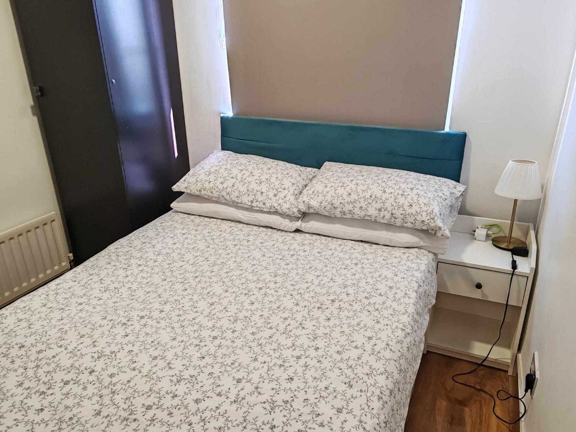 Two Bedroom In Dollis Hill Apartment London