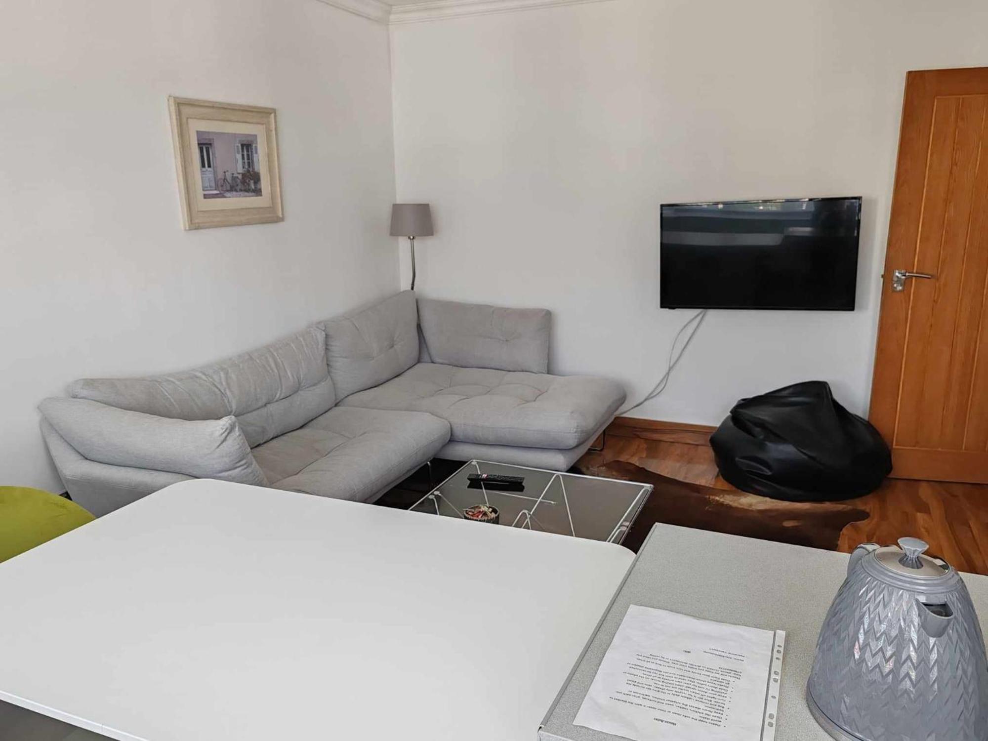 Two Bedroom In Dollis Hill * London